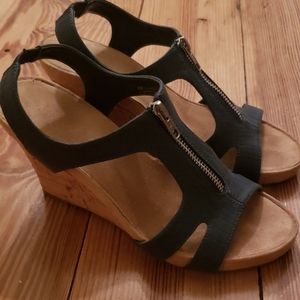 Aerosols wedge heels